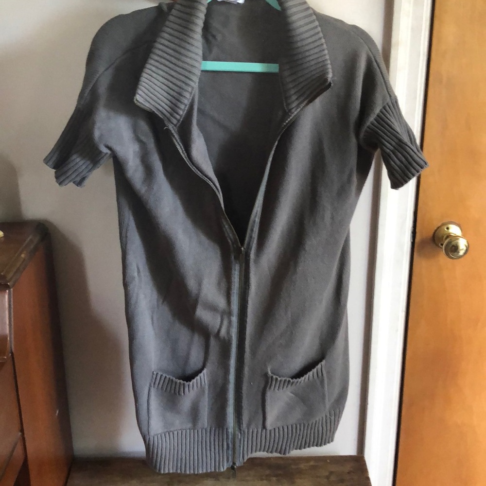Gray Short Sleeve Zip-Up Sweater